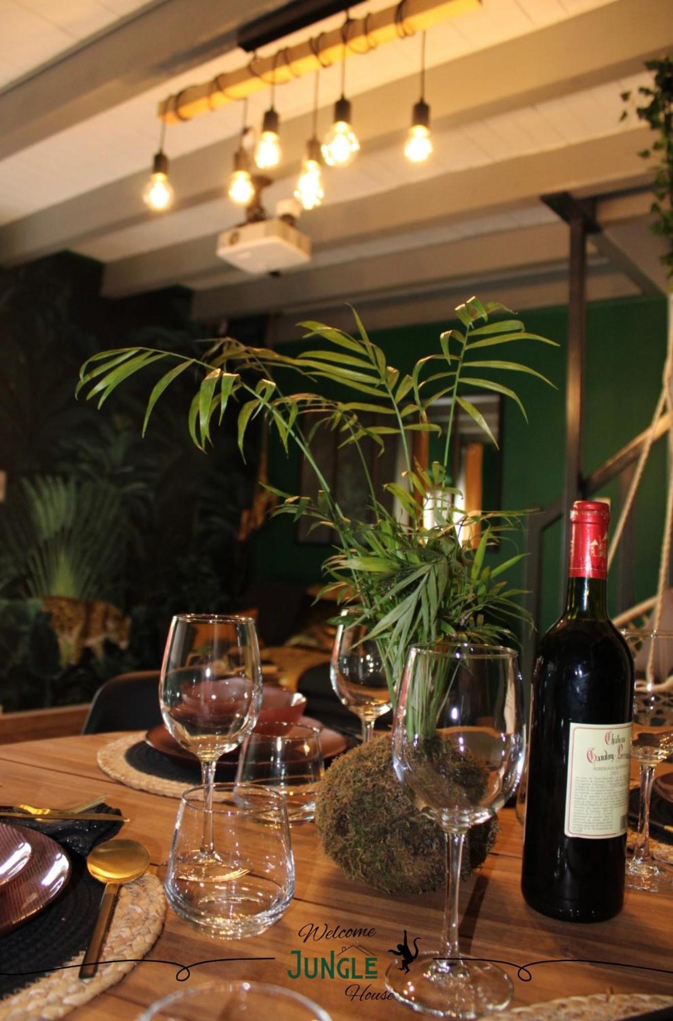 Maison "Jungle House" 90 M2 Billard, Retroprojecteur, Bar A Jeux , Vinyle, Wifi Fibre, Ideal Pro & Famille A Монбризон Екстериор снимка