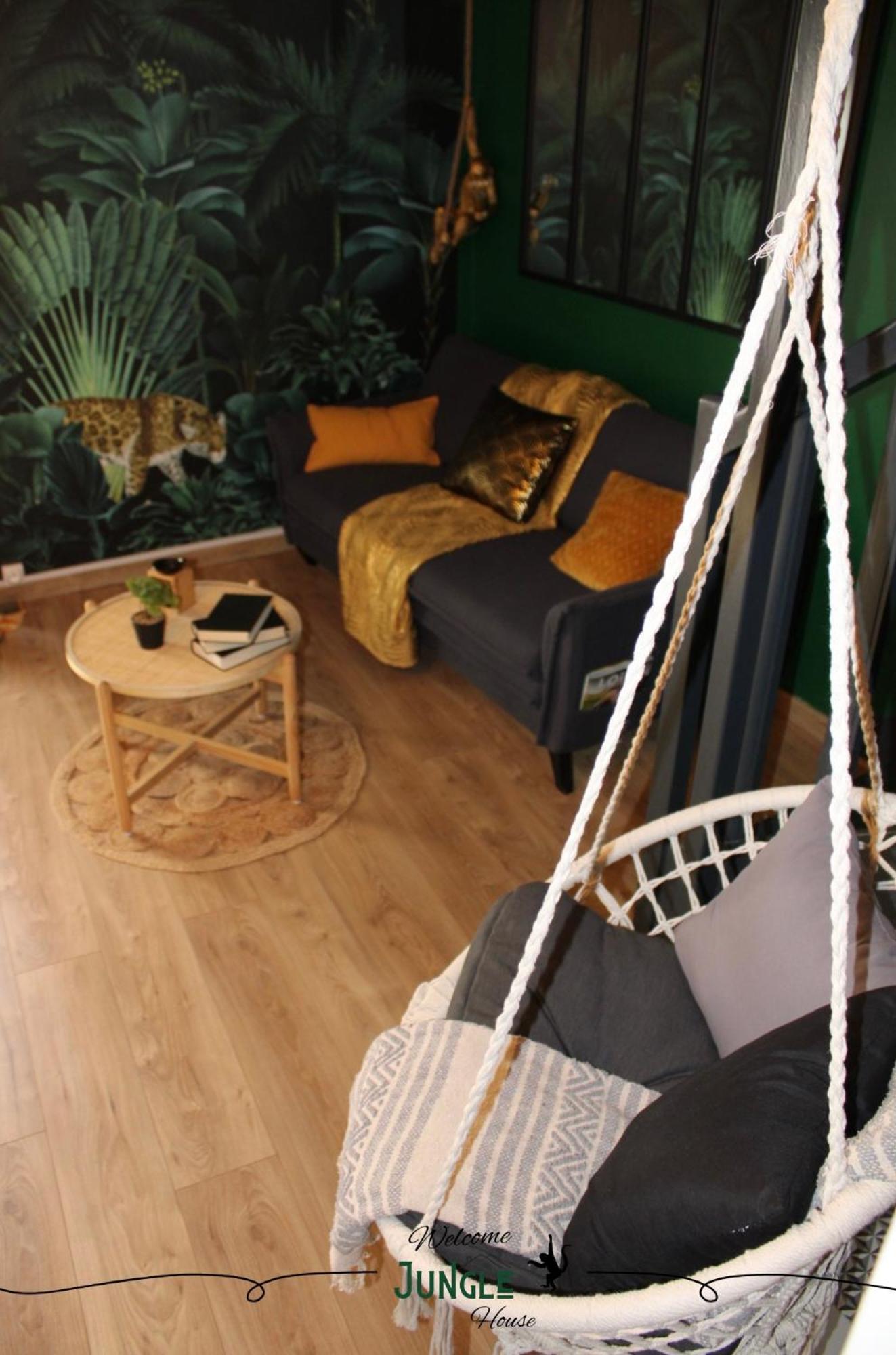 Maison "Jungle House" 90 M2 Billard, Retroprojecteur, Bar A Jeux , Vinyle, Wifi Fibre, Ideal Pro & Famille A Монбризон Екстериор снимка