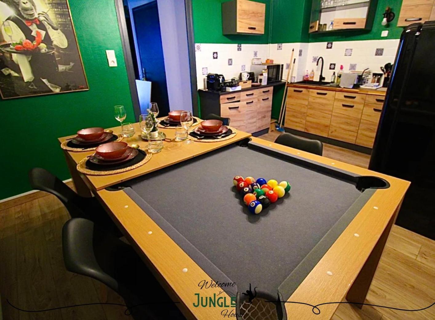 Maison "Jungle House" 90 M2 Billard, Retroprojecteur, Bar A Jeux , Vinyle, Wifi Fibre, Ideal Pro & Famille A Монбризон Екстериор снимка