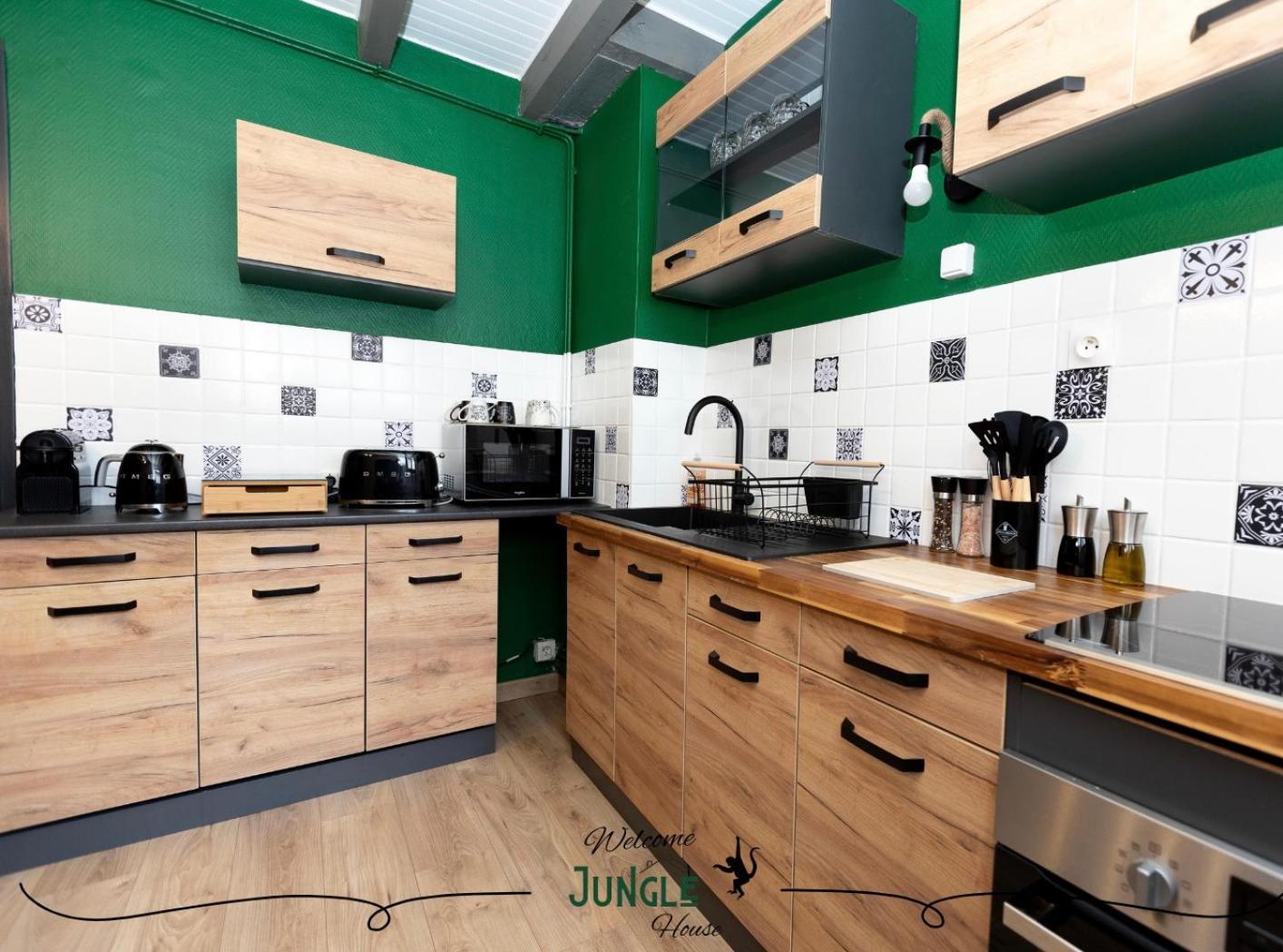 Maison "Jungle House" 90 M2 Billard, Retroprojecteur, Bar A Jeux , Vinyle, Wifi Fibre, Ideal Pro & Famille A Монбризон Екстериор снимка