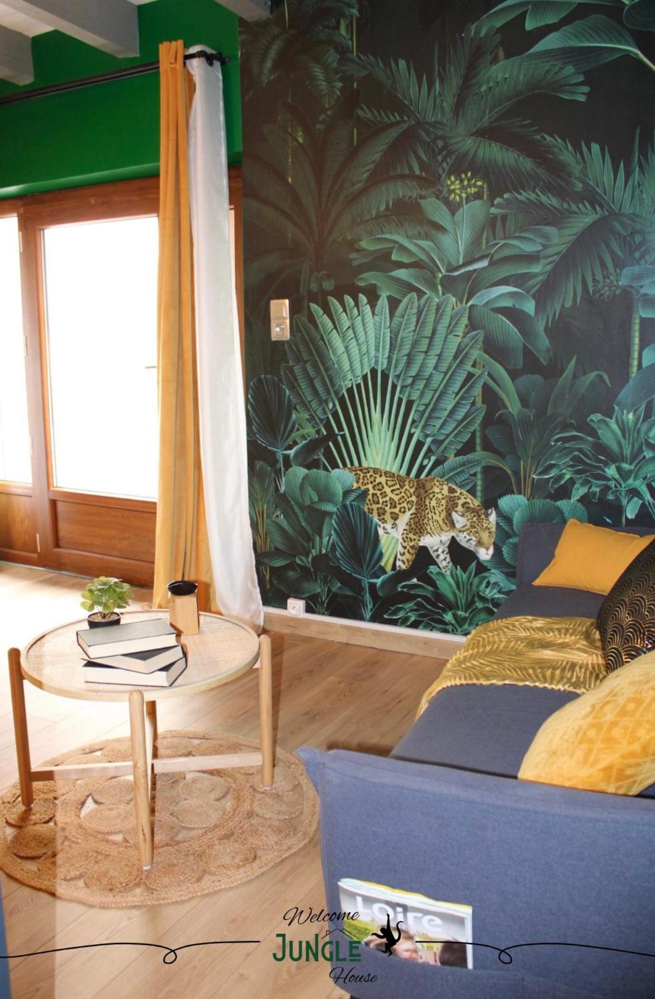 Maison "Jungle House" 90 M2 Billard, Retroprojecteur, Bar A Jeux , Vinyle, Wifi Fibre, Ideal Pro & Famille A Монбризон Екстериор снимка